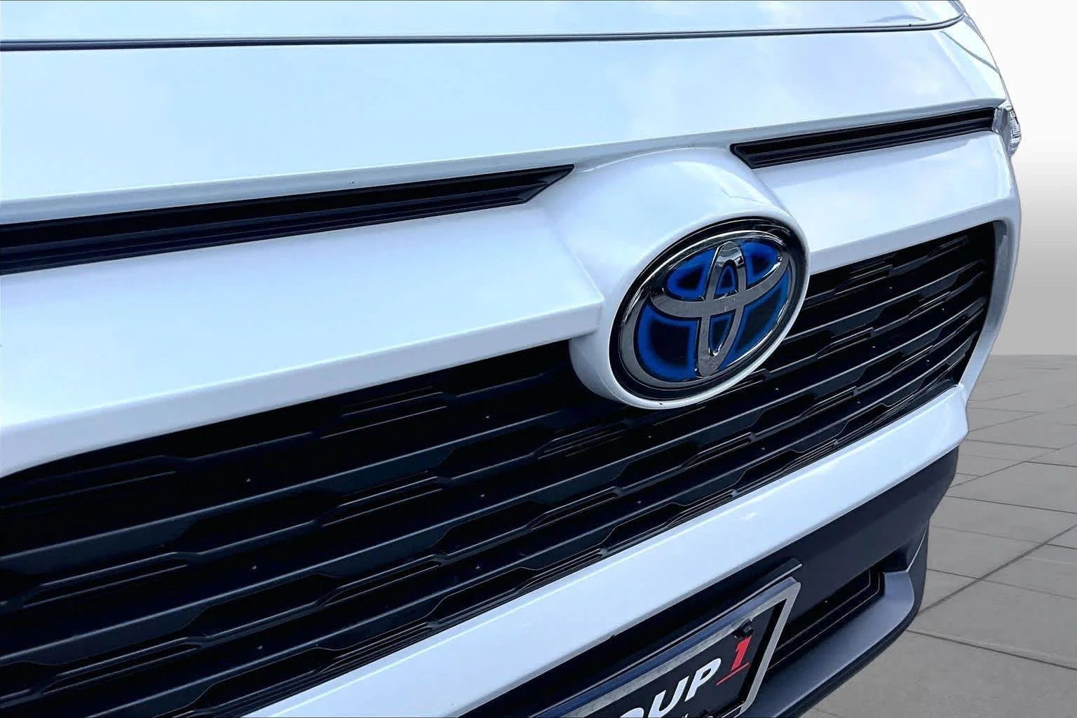 Certified Used 2024 Wind Chill Pearl Toyota Hybrid XLE Premium image 29