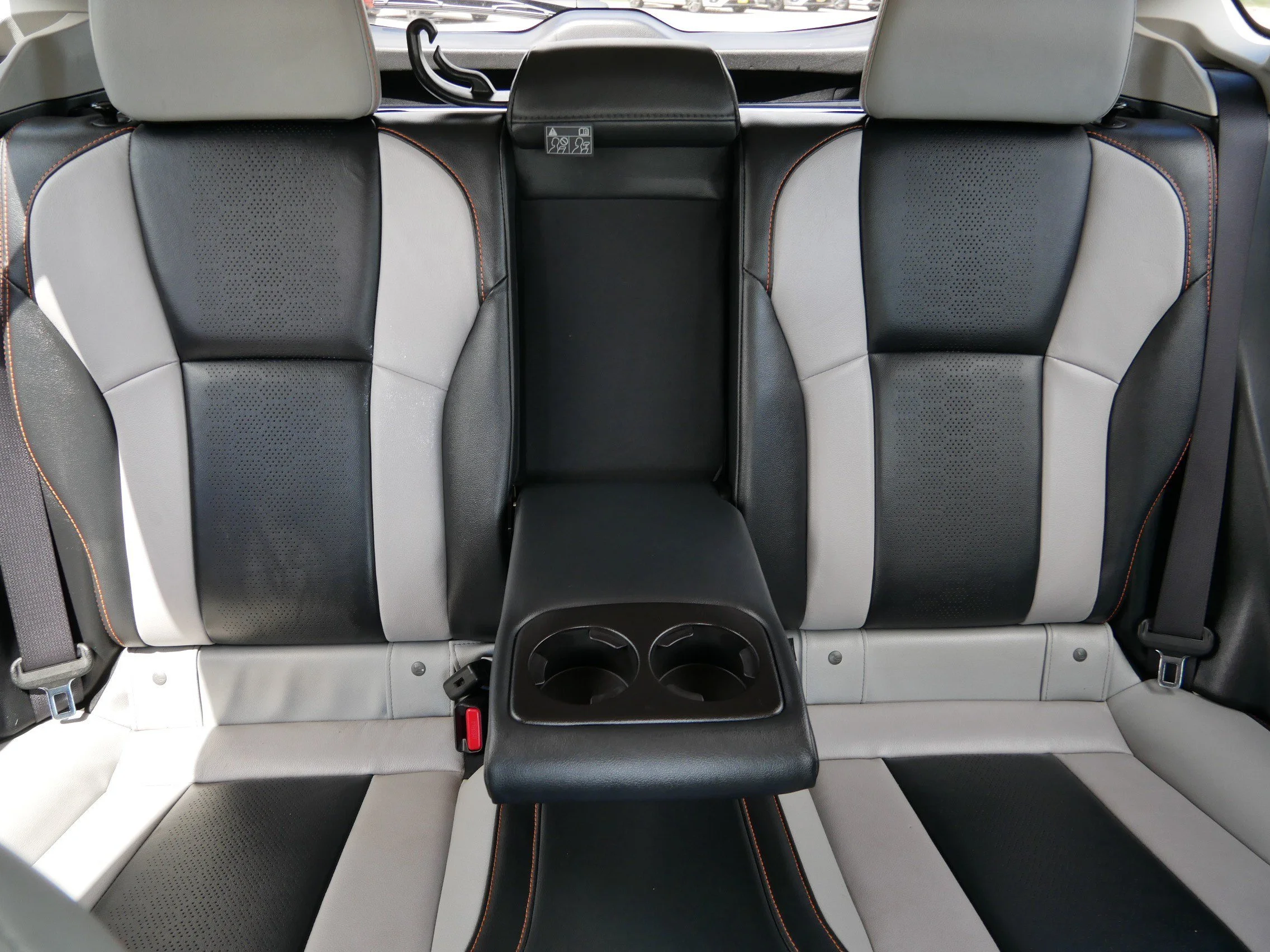 Used 2018 Dark Gray Metallic Subaru Limited image 13