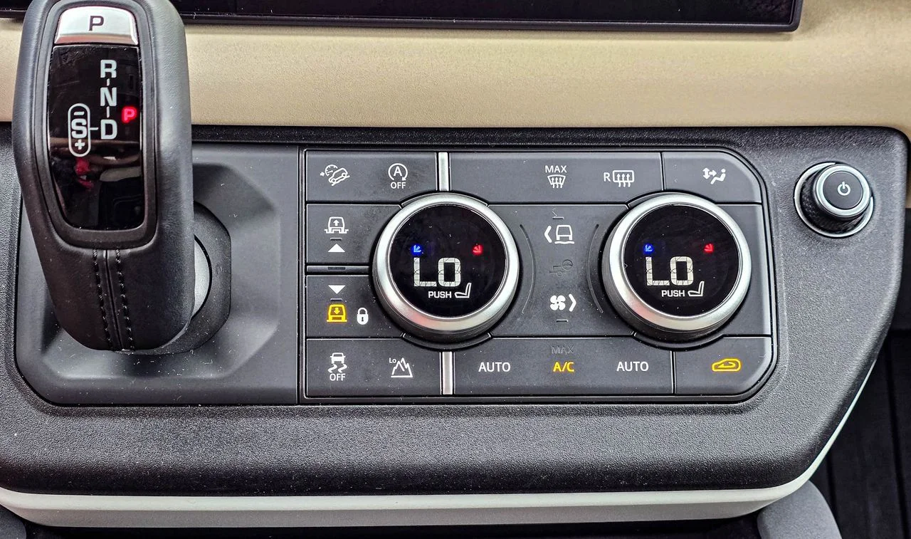 Used 2023 Gondwana Stone Land Rover S image 22