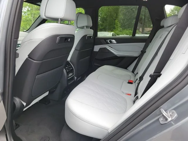 Used 2026 Gray BMW xDrive40i image 16