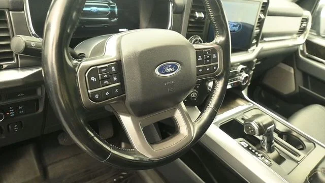 Used 2021 Black Metallic Ford Lariat image 15
