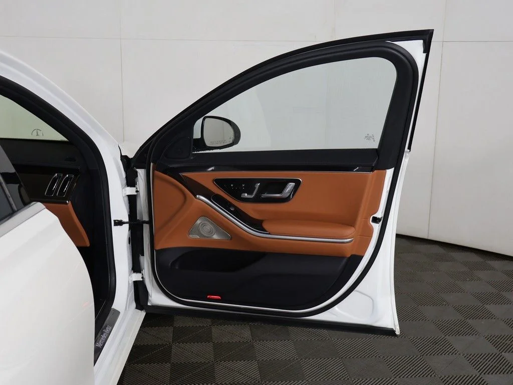 Used 2023 White Mercedes-Benz S 500 image 26