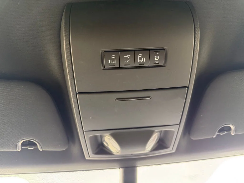 Used 2019 Gray Dodge SXT image 21