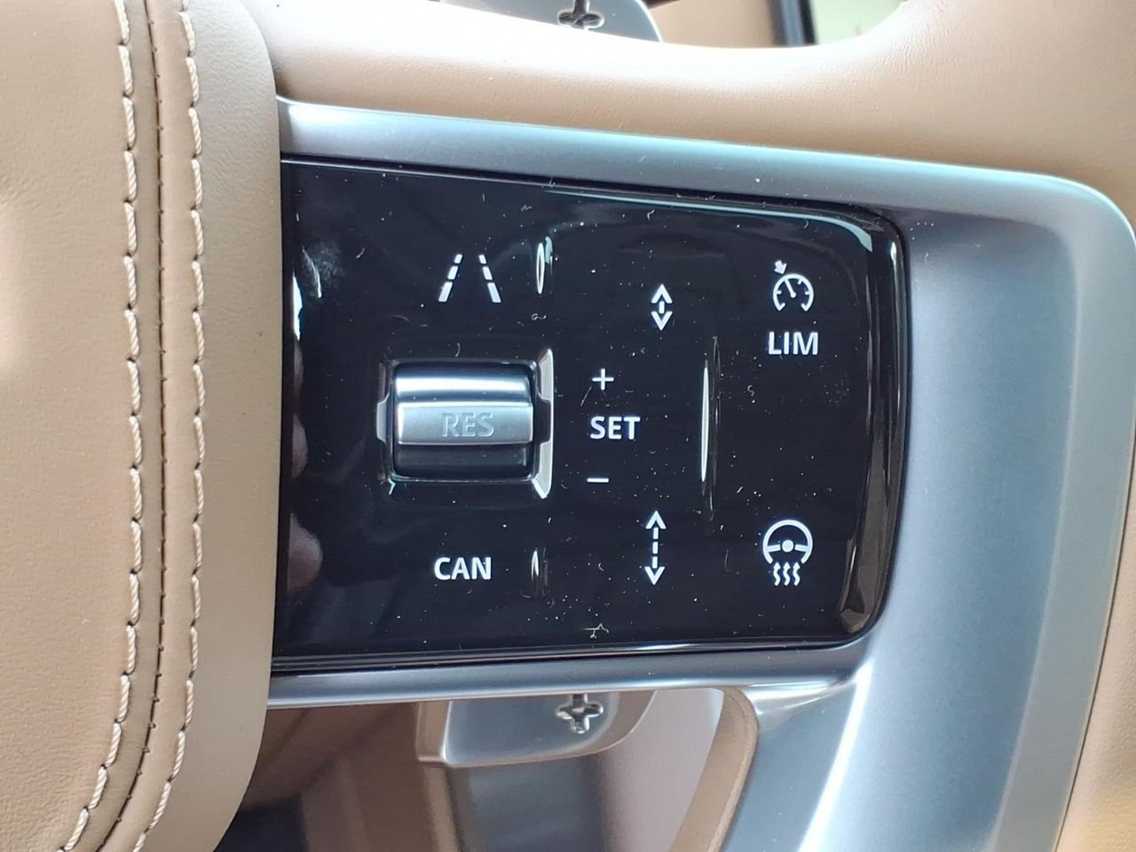 New 2026 Fuji White LAND ROVER SE image 11
