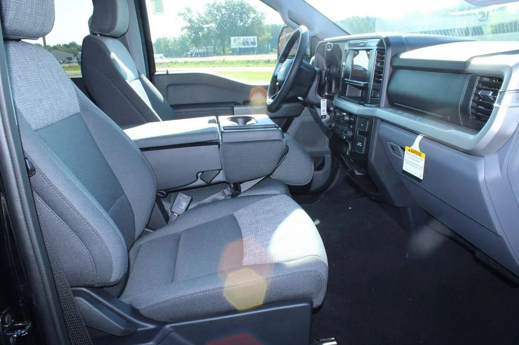 New 2026 Agate Black Metallic Ford F-250® XLT image 36