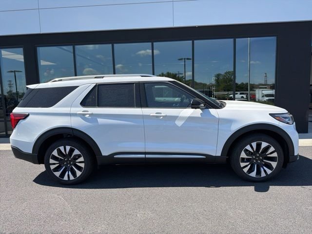 New 2026 Star White Metallic Tri-Coat Ford Platinum™ image 2