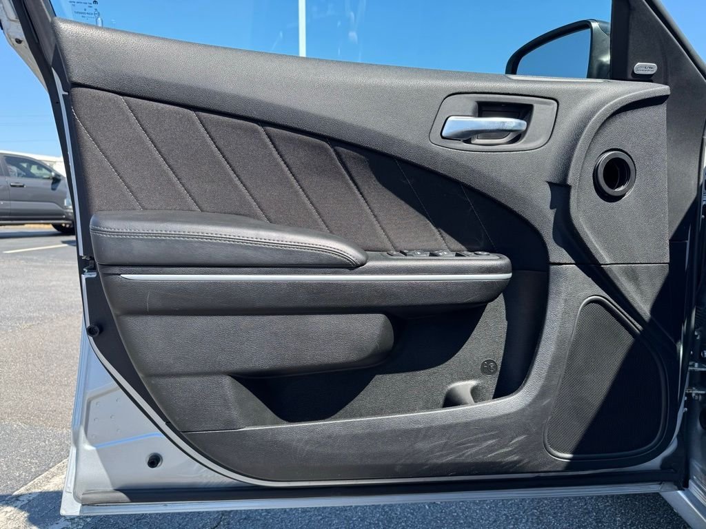 2023 Dodge Charger SXT - Photo 12