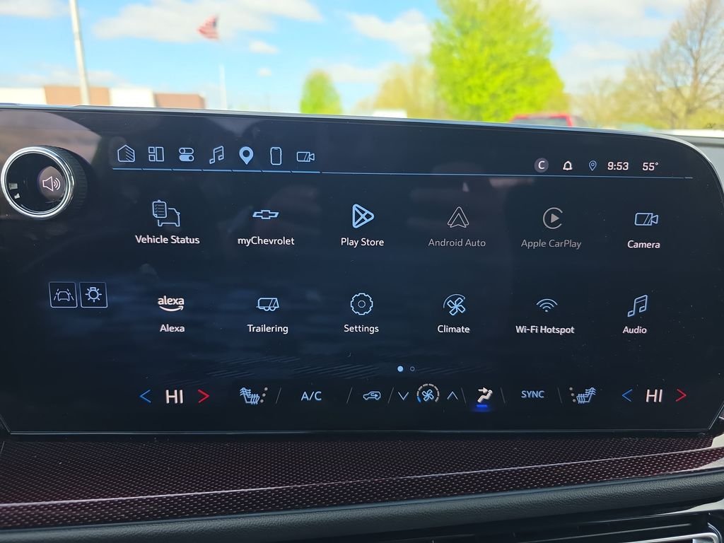 Used 2025 Gray Chevrolet Z71 image 21