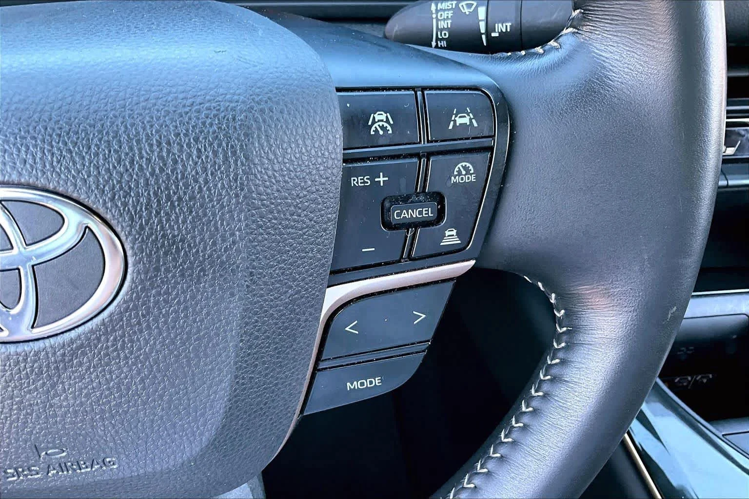 Used 2024 Oxygen White Toyota XLE image 20