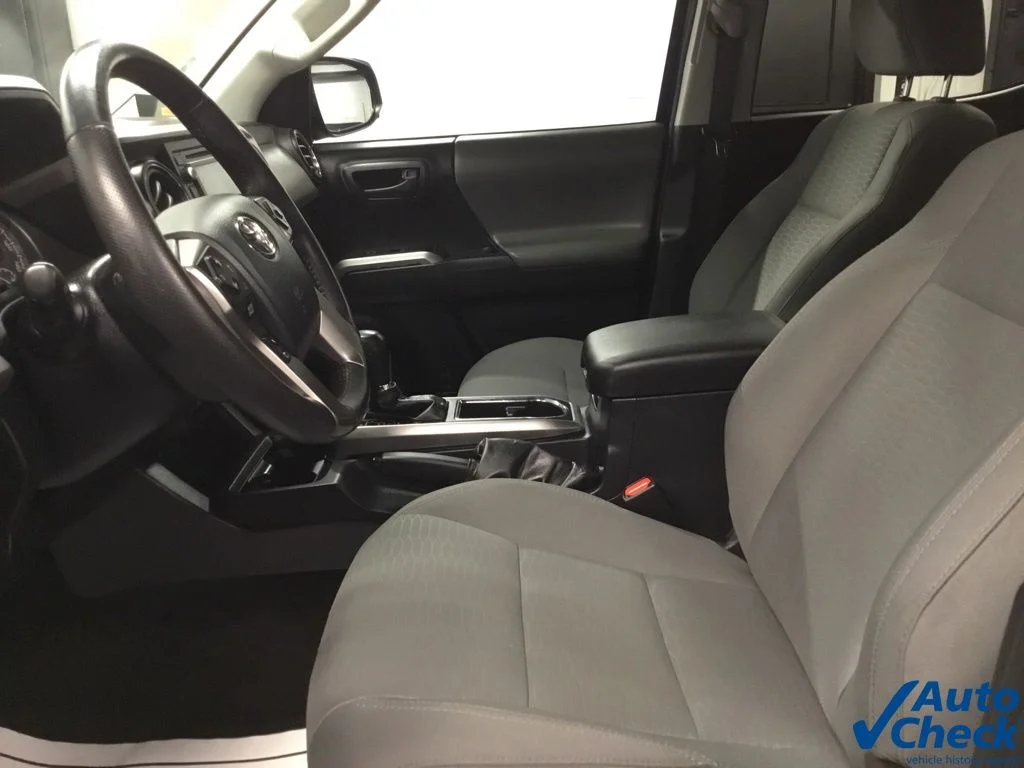 Used 2017 Blue Toyota SR5 image 20
