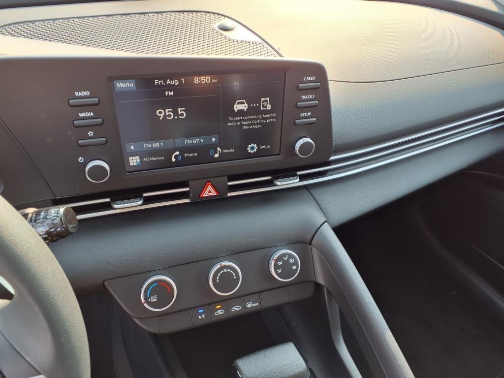 2025 Hyundai Elantra SE - Photo 7