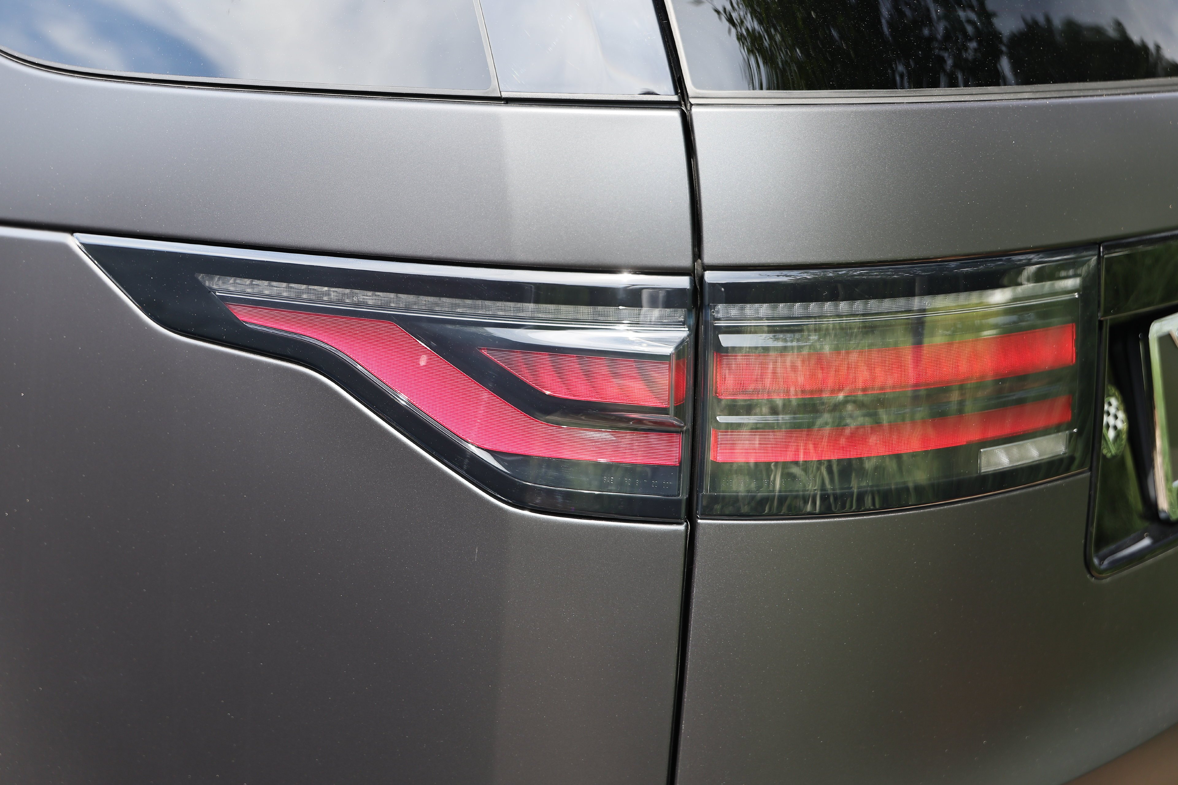 2026 Land Rover Discovery Tempest Edition - Photo 16