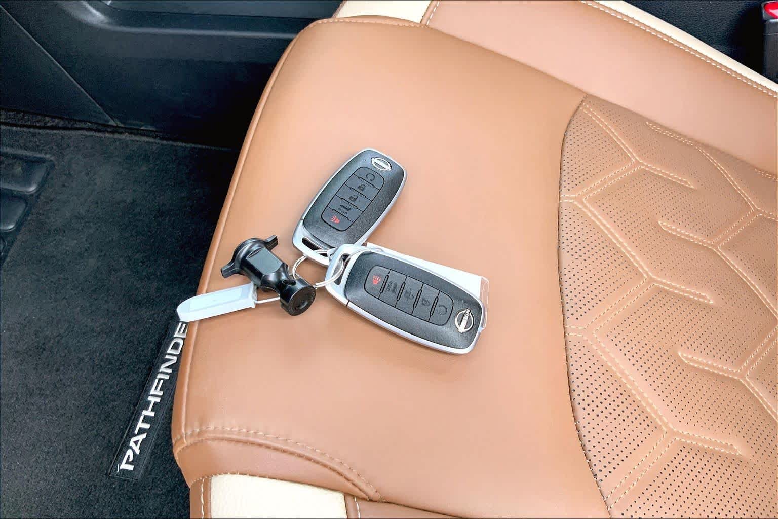 Used 2026 Super Black Nissan Platinum image 14
