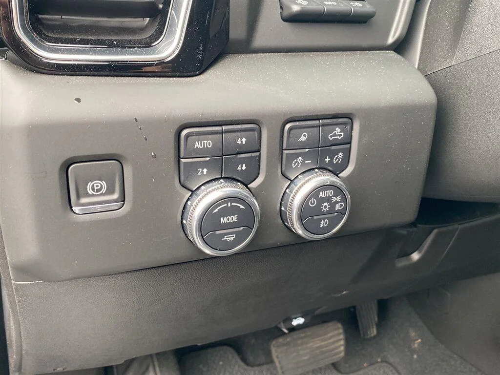 Used 2025 Onyx Black GMC Denali image 17