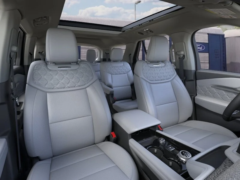 New 2026 Star White Metallic Tri-Coat Ford Platinum™ image 10