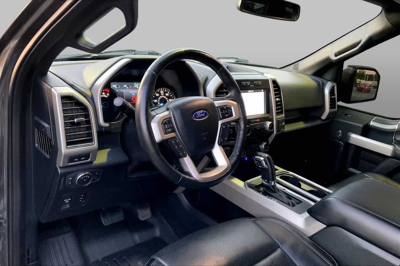 Used 2018 Magnetic Ford LARIAT image 17