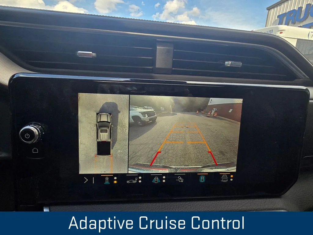 Used 2023 White GMC Denali image 33