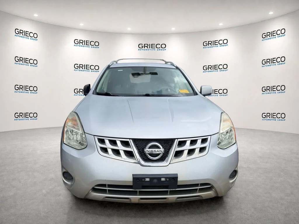 Used 2011 Silver Nissan SV image 2