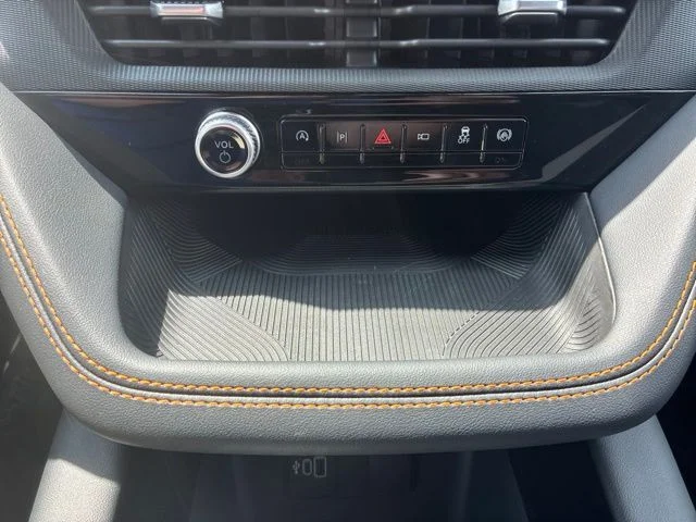 New 2027 White Ford 4DR AWD TREMOR image 36