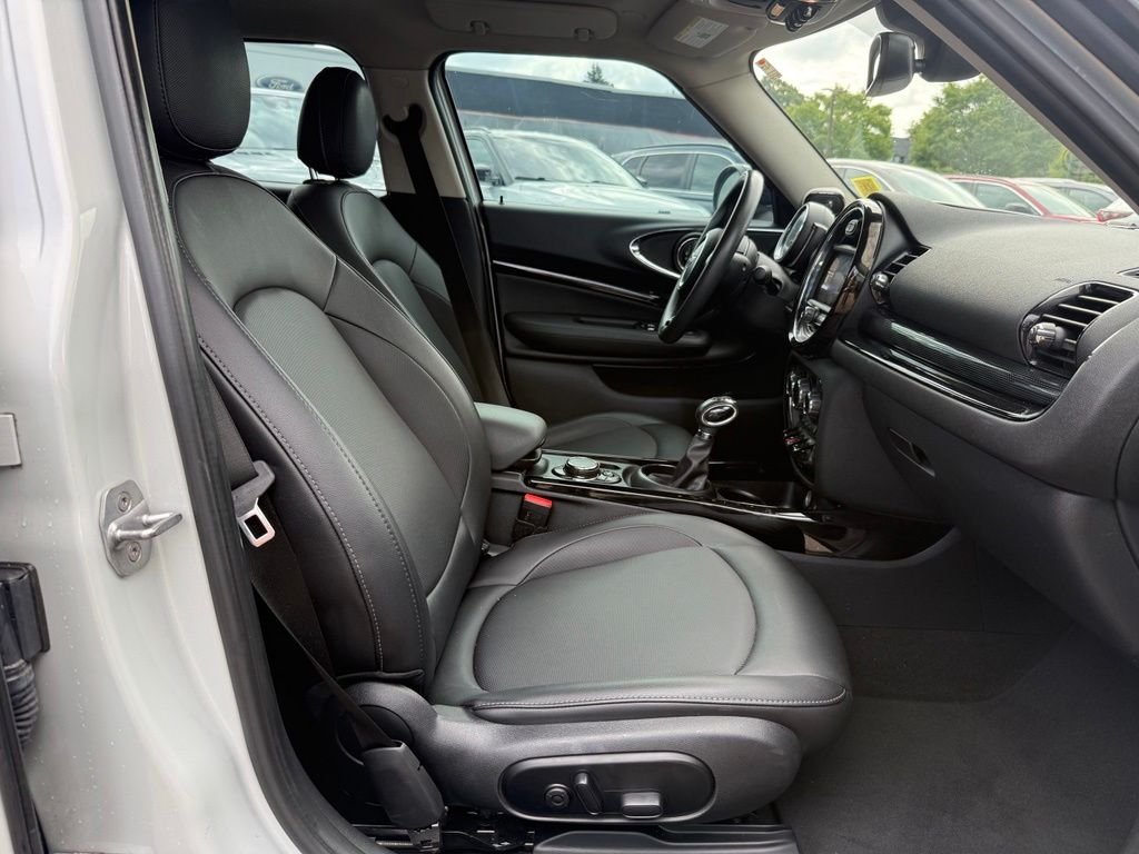 Used 2019  MINI  image 29