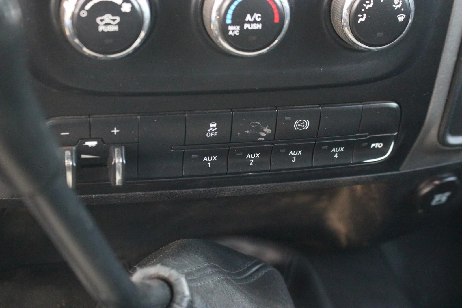 Used 2014 White Ram Tradesman image 21