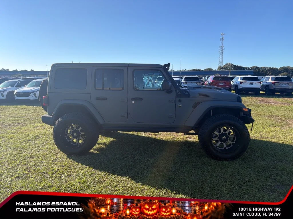 Used 2018  Jeep Sport S image 6