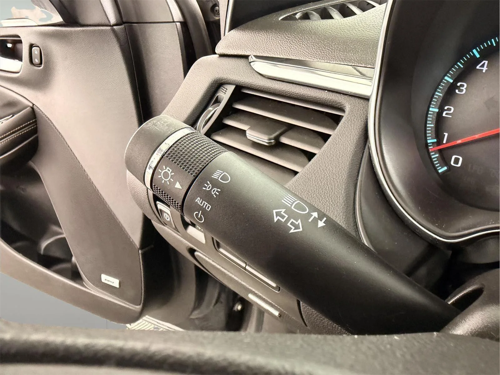 Used 2018 MOSAIC BLACK METALLIC Chevrolet Premier image 30