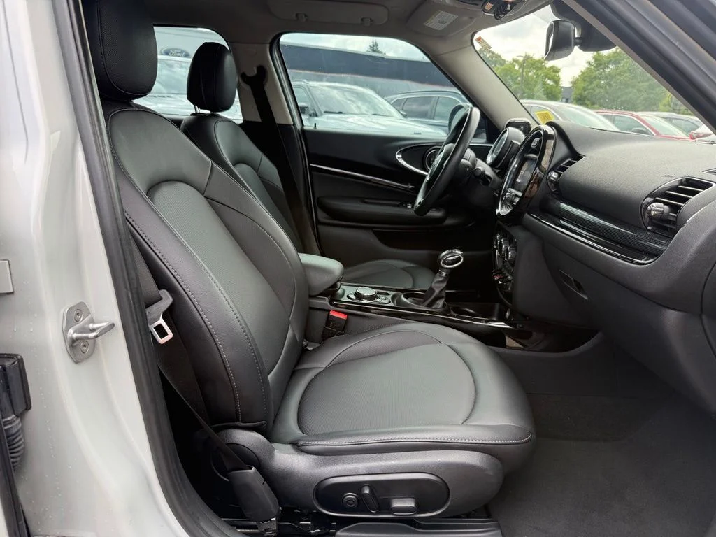 Used 2019 White Silver Metallic MINI  image 29
