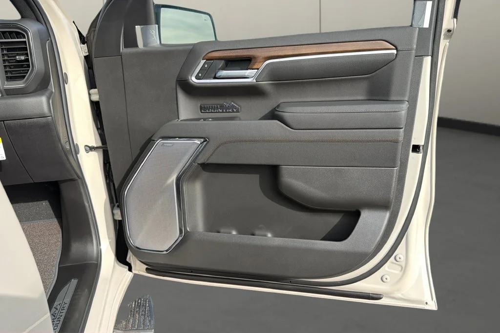 New 2026 White Sands Chevrolet High Country image 17