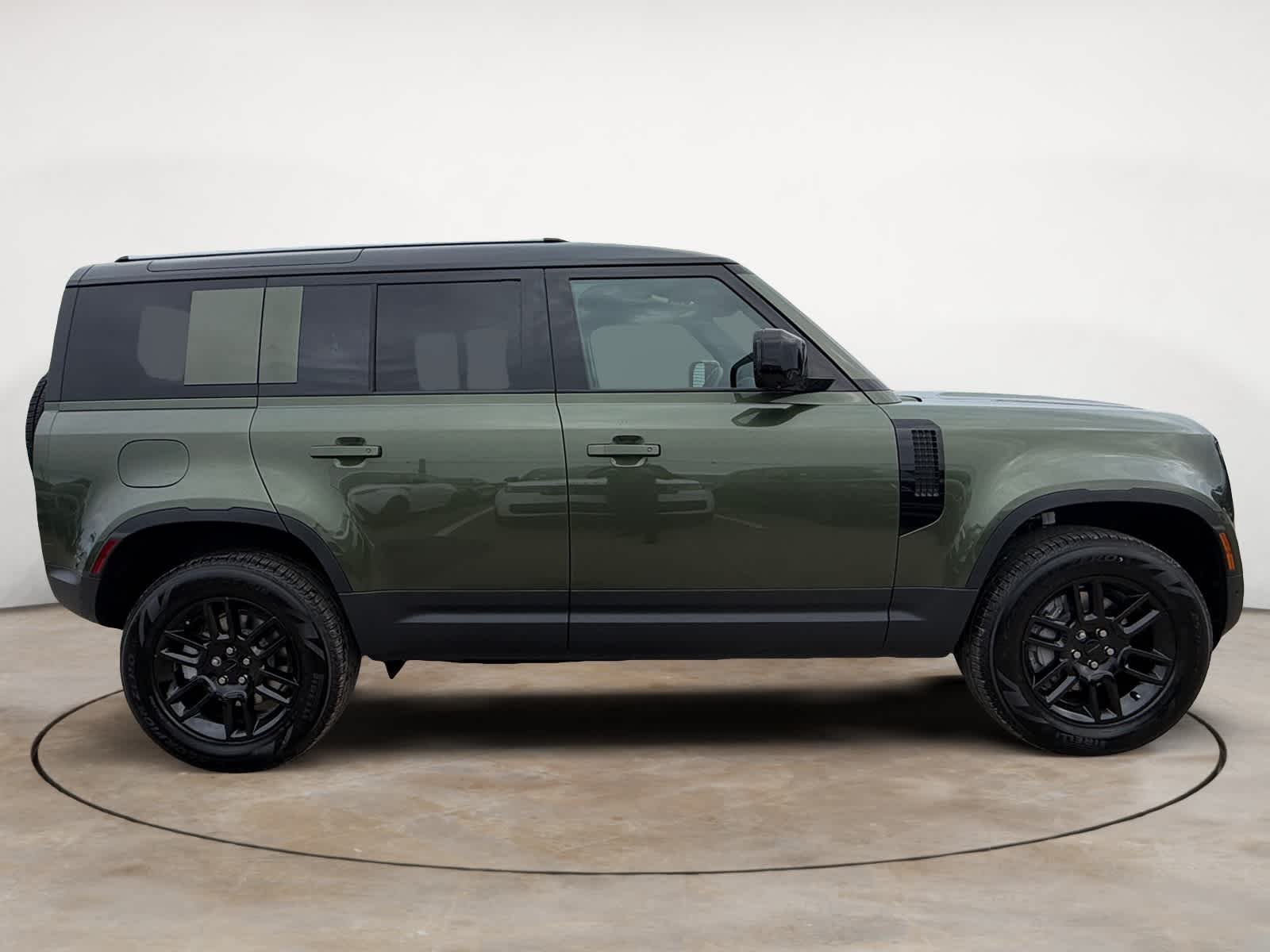 New 2026 Woolstone Green LAND ROVER S image 6