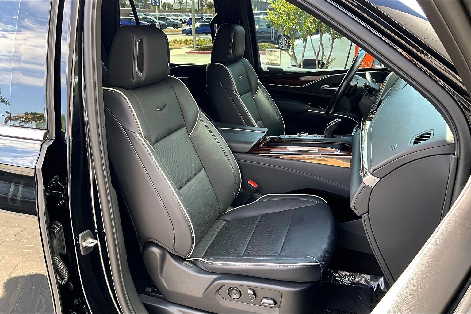 Used 2022 Black Cadillac Premium Luxury image 7