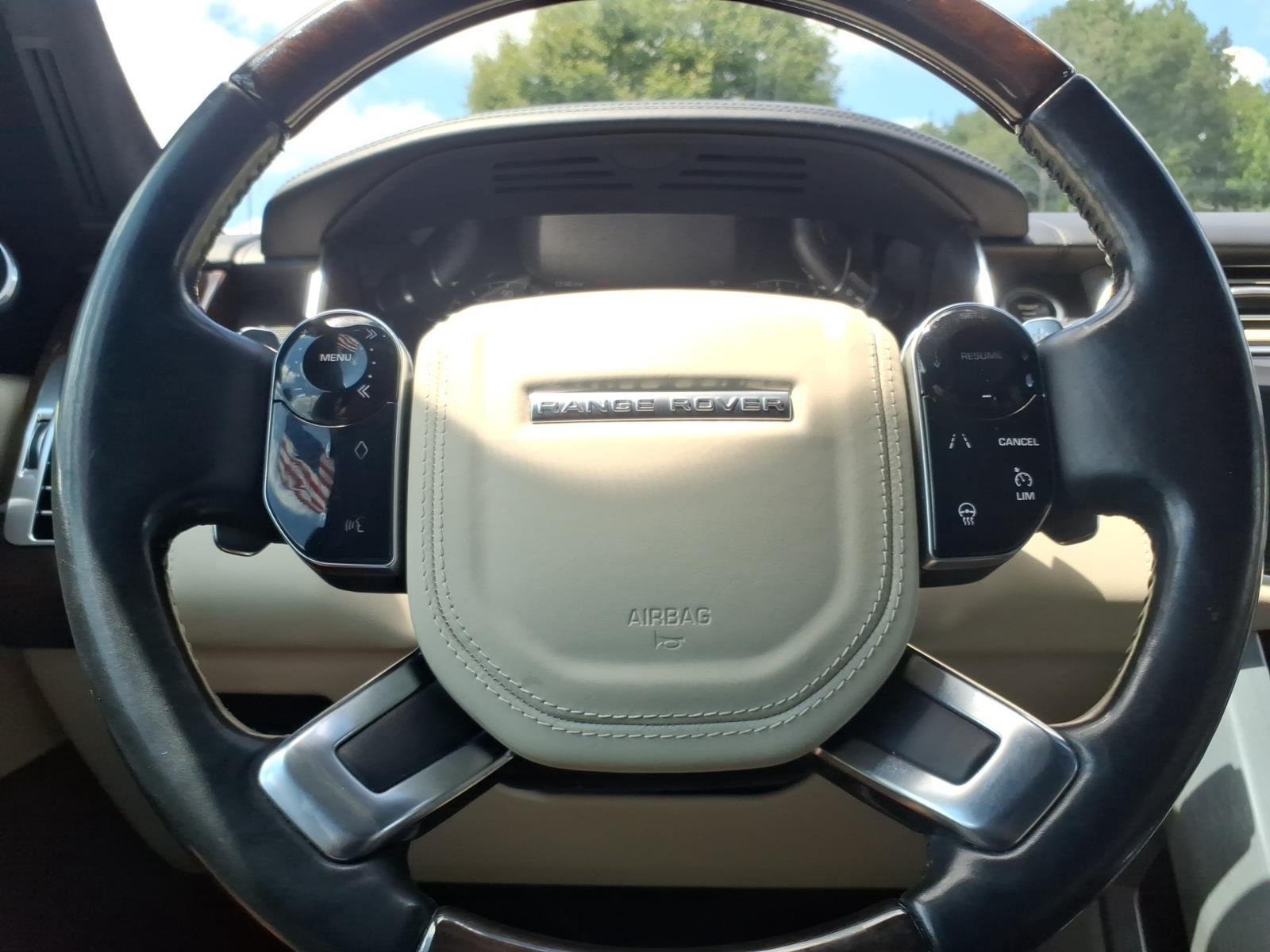 Used 2020 Santorini Black Metallic Land Rover Autobiography image 27