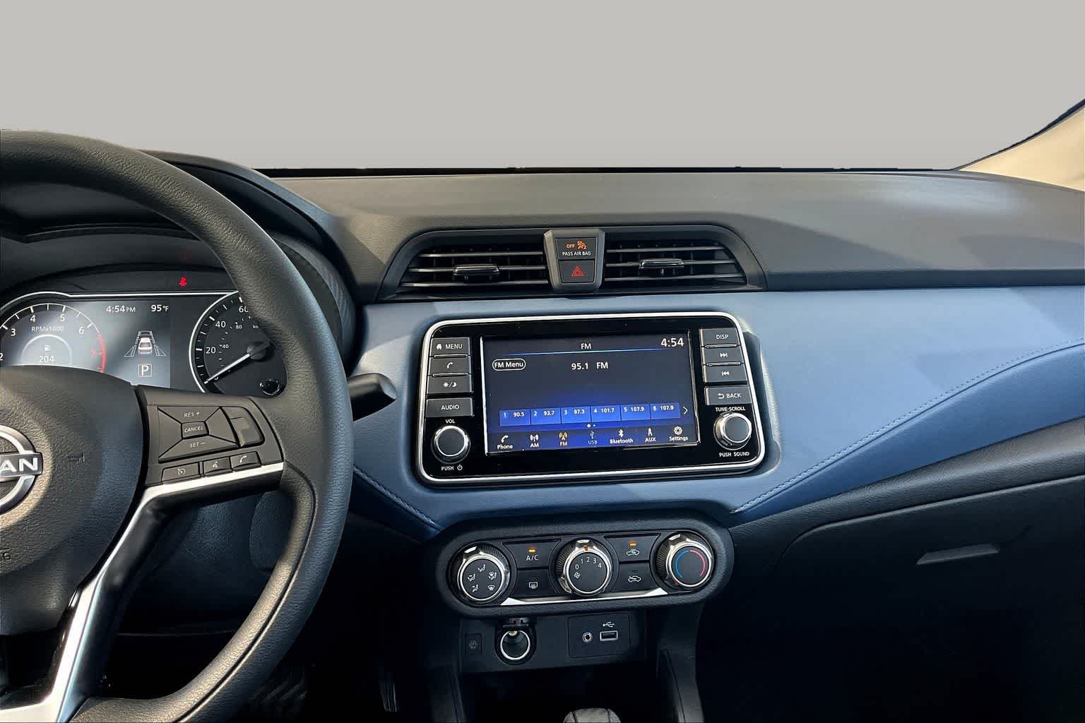 2025 Nissan Versa Sedan SV - Photo 6