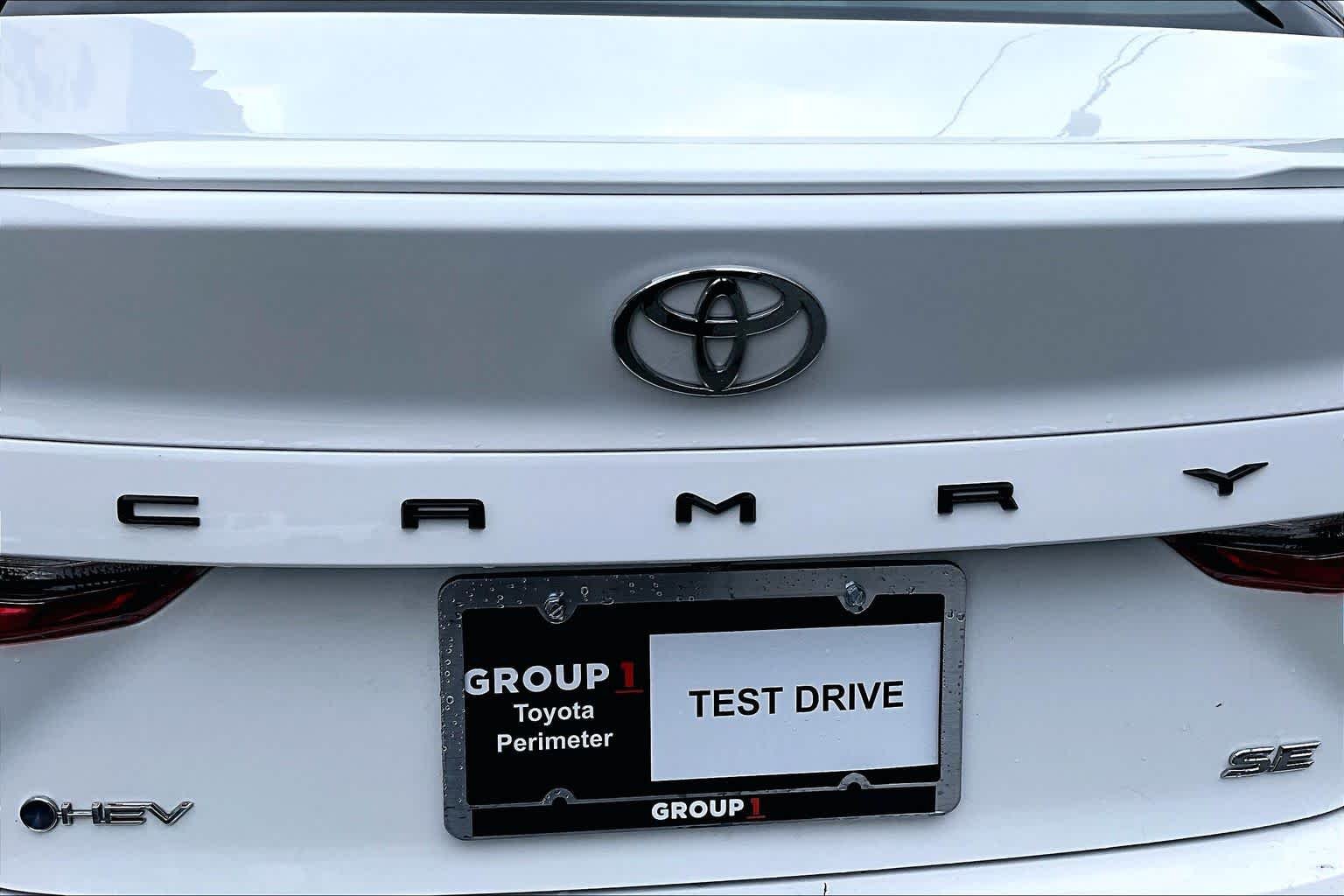 Used 2025 Ice Cap Toyota SE image 31