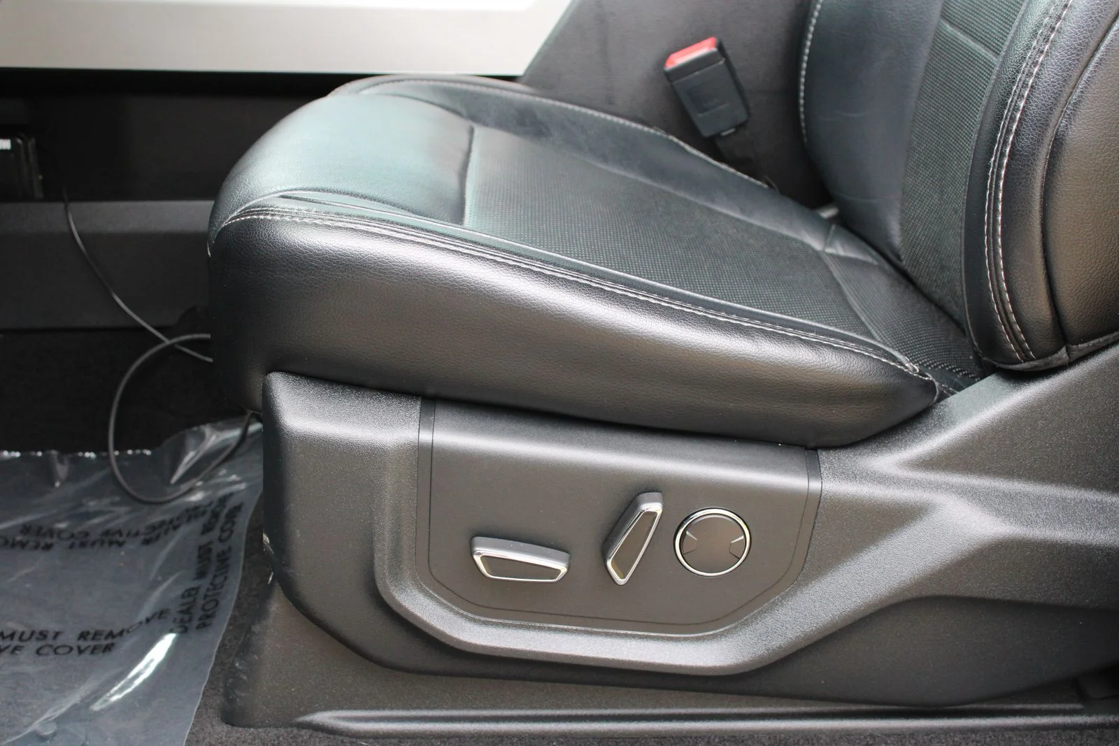 Used 2019 Silver Ford Lariat image 32