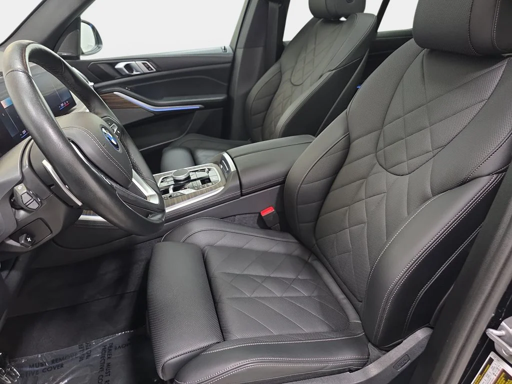 Used 2025 Black Sapphire Metallic BMW xDrive50e image 13