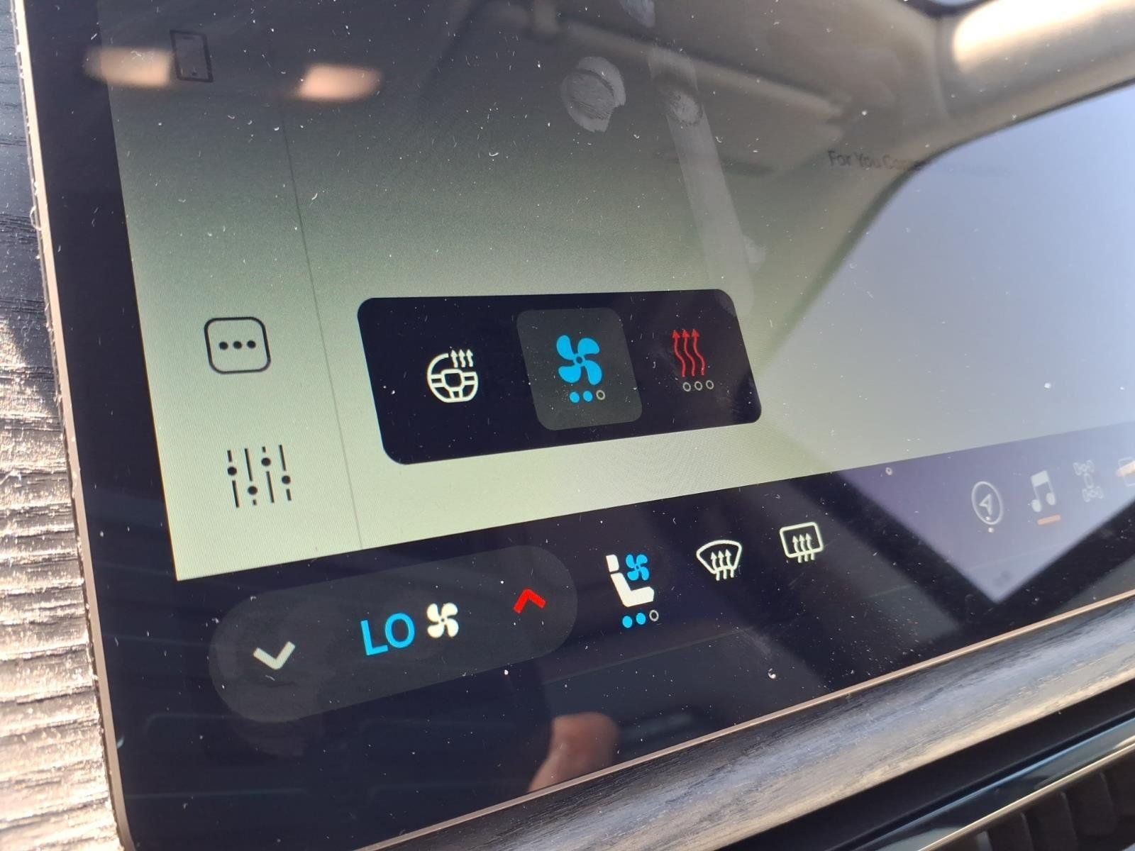 Used 2024  Rivian Adventure image 4