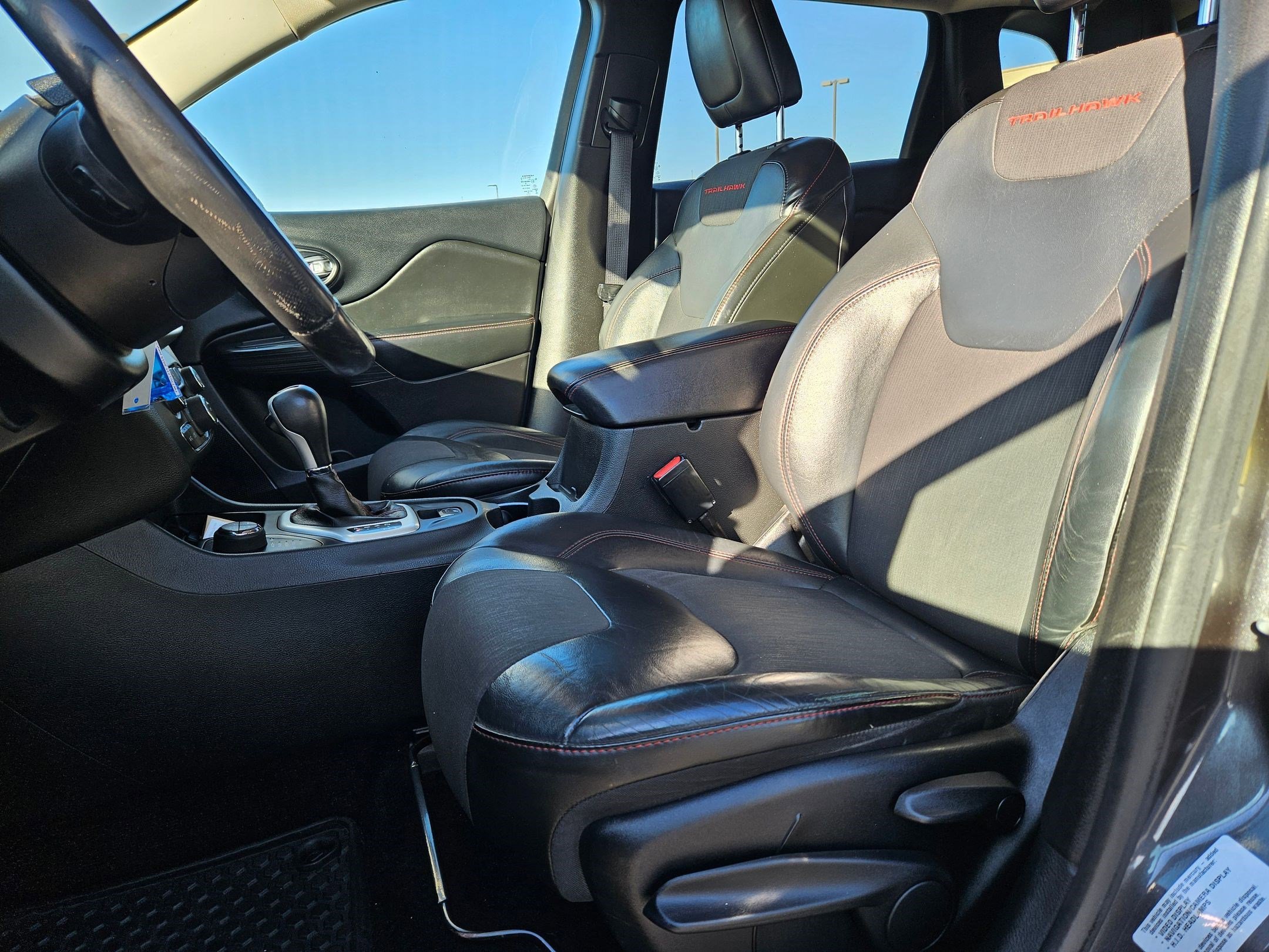 Used 2015 Granite Crystal Clearcoat Metallic Jeep Trailhawk image 15