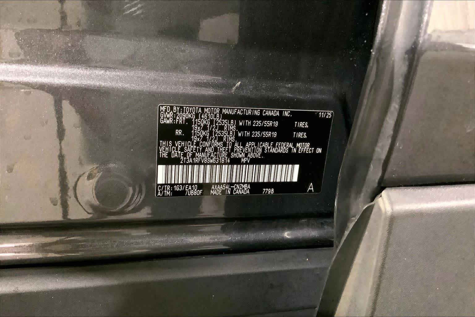 Used 2025 Magnetic Gray Metallic Toyota XLE Premium image 37