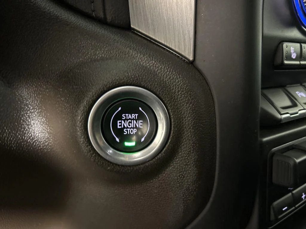 Used 2021 White Frost GMC Denali image 29