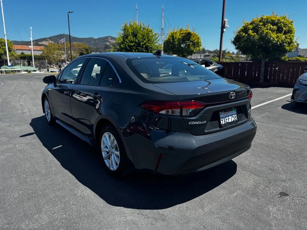 Used 2026  Toyota XLE image 3