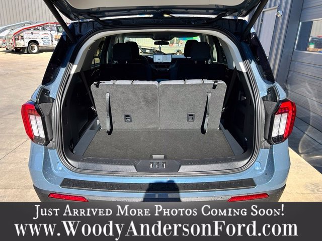 Used 2026 Vapor Blue Metallic Ford Active image 6