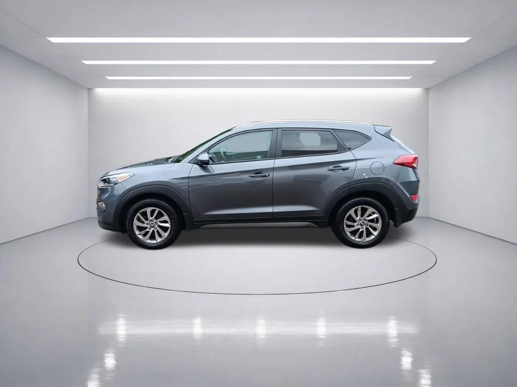 Used 2016 Coliseum Gray Hyundai SE image 3
