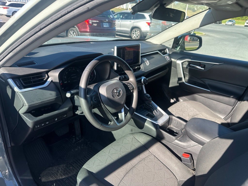 Used 2023  Toyota XLE image 19