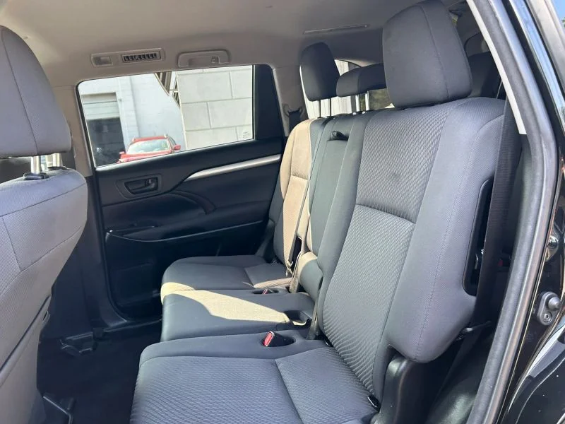 Used 2018 Black Toyota LE Sport Utility 4D image 35