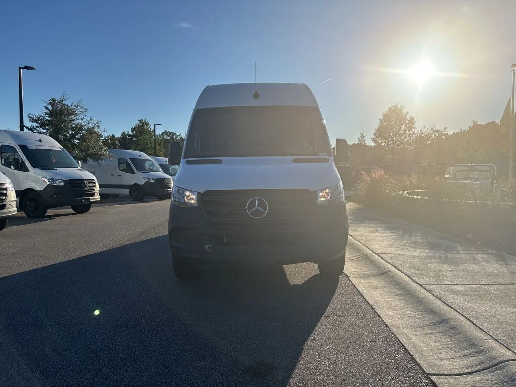Used 2025 Arctic White Mercedes-Benz Cargo 170 WB image 8