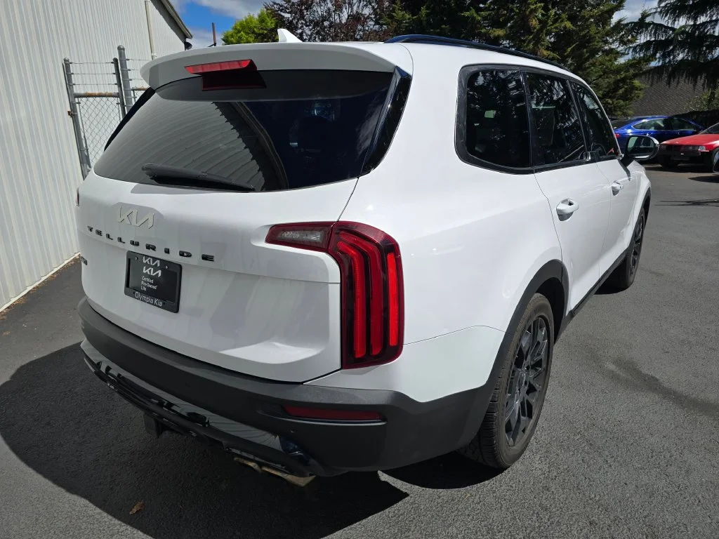Used 2022 Glacial White Pearl Kia EX image 4