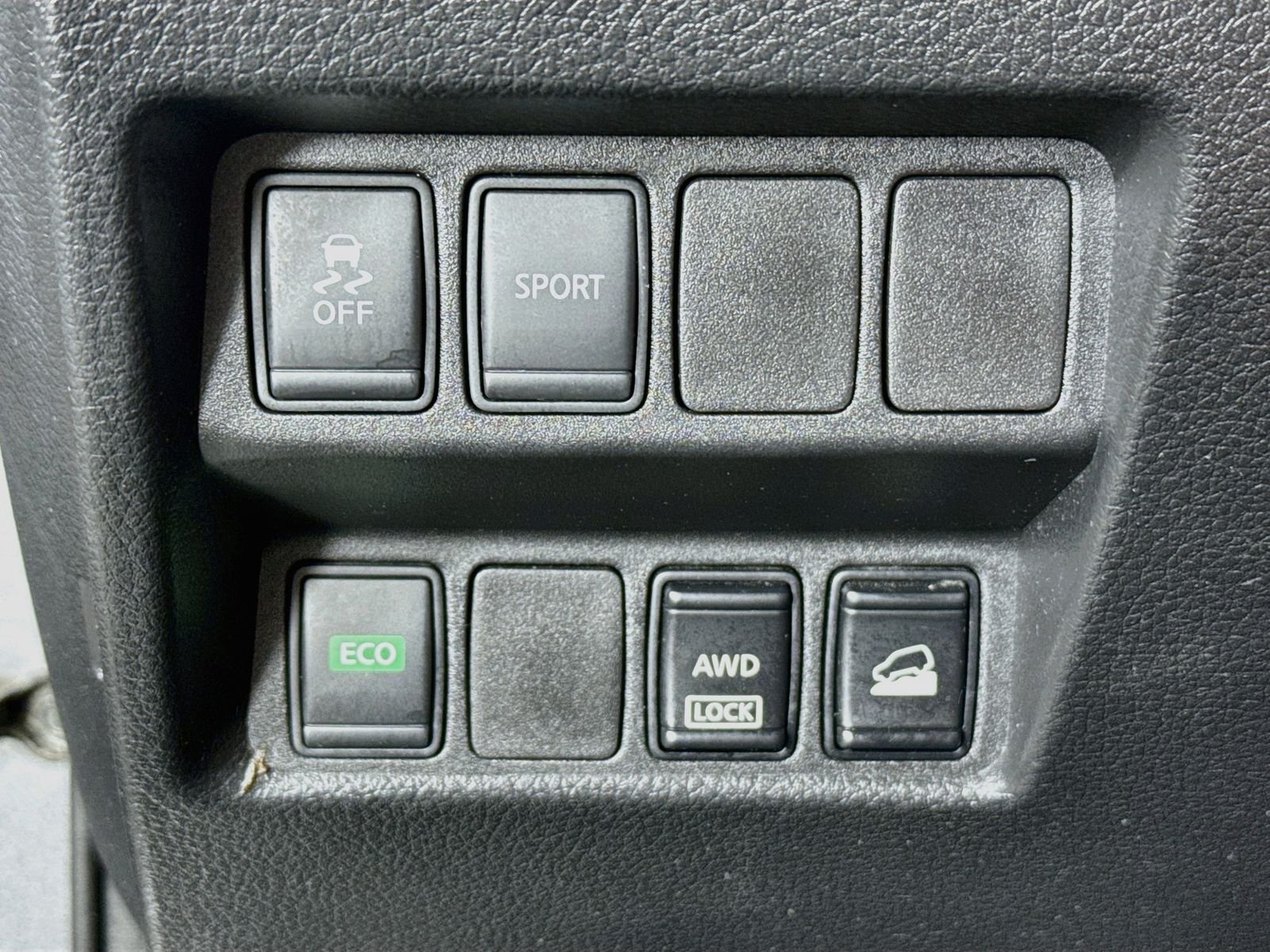 Used 2015 Gun Metallic Nissan S image 11