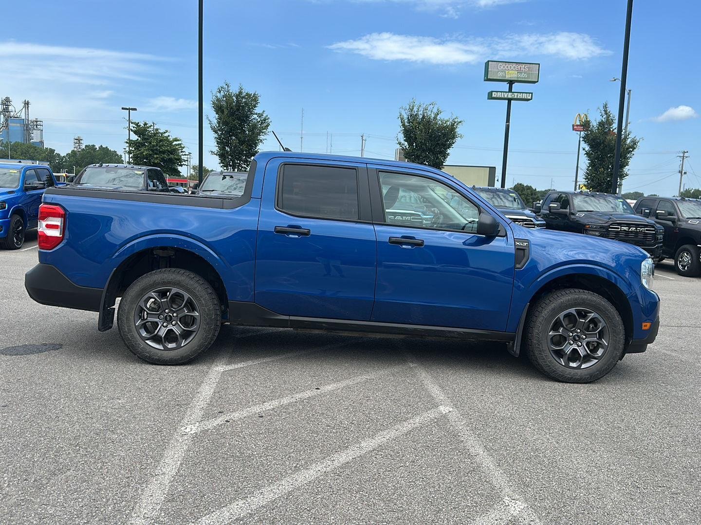 Used 2024 Atlas Blue Metallic Ford XLT image 4