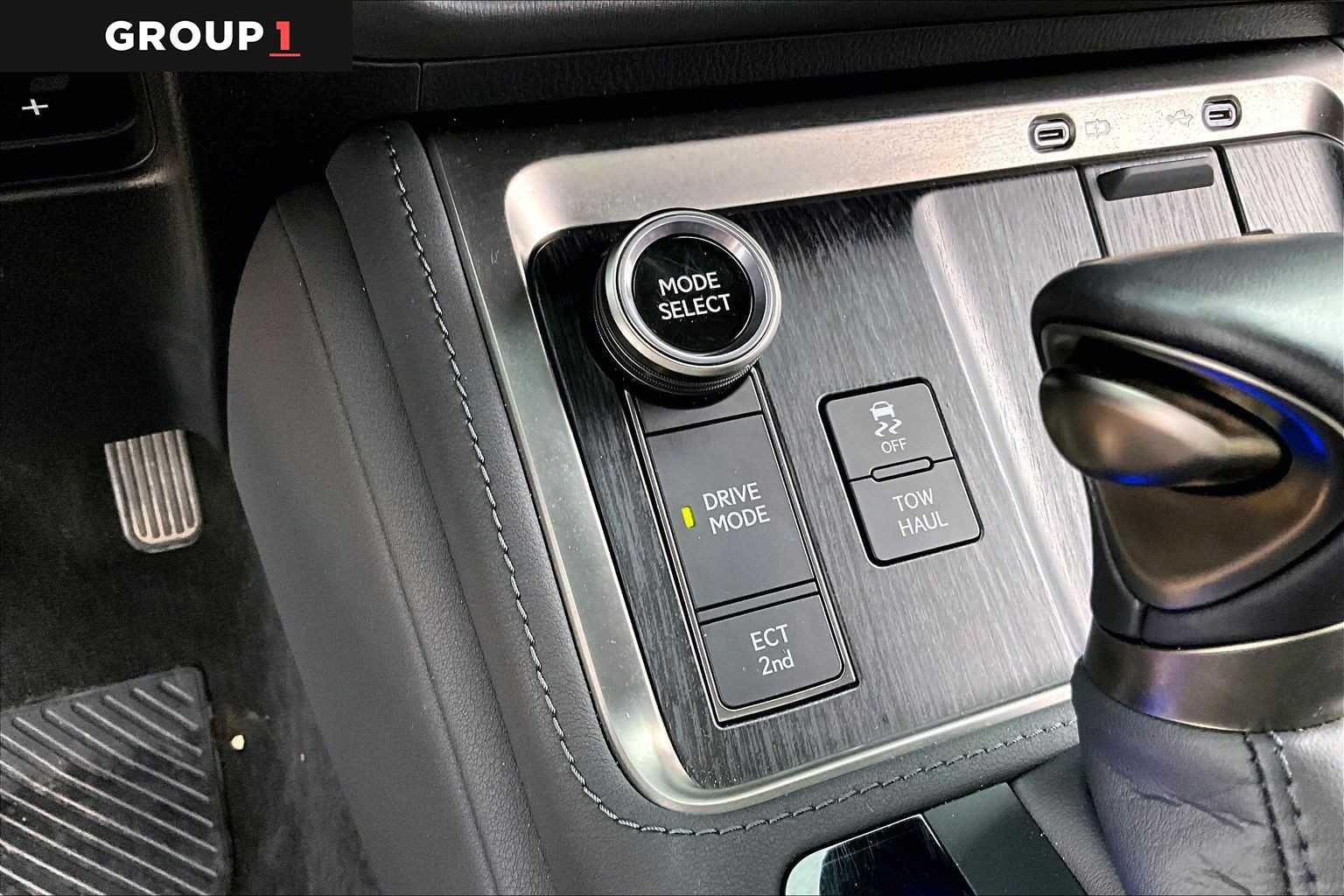 Certified Used 2025 INCOGNITO Lexus Premium+ image 32